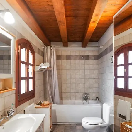 Victoria Old Town Вилла