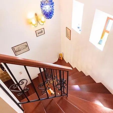 Victoria Old Town Villa