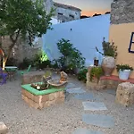 Victoria Old Town * עיר רודוס